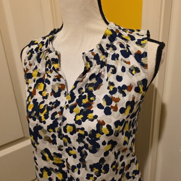 CABI V NECK BLOUSE, SIZE XS - Picture 3 of 10